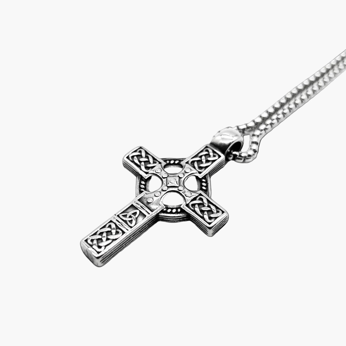 highcross heritage pendant celtic cross detail