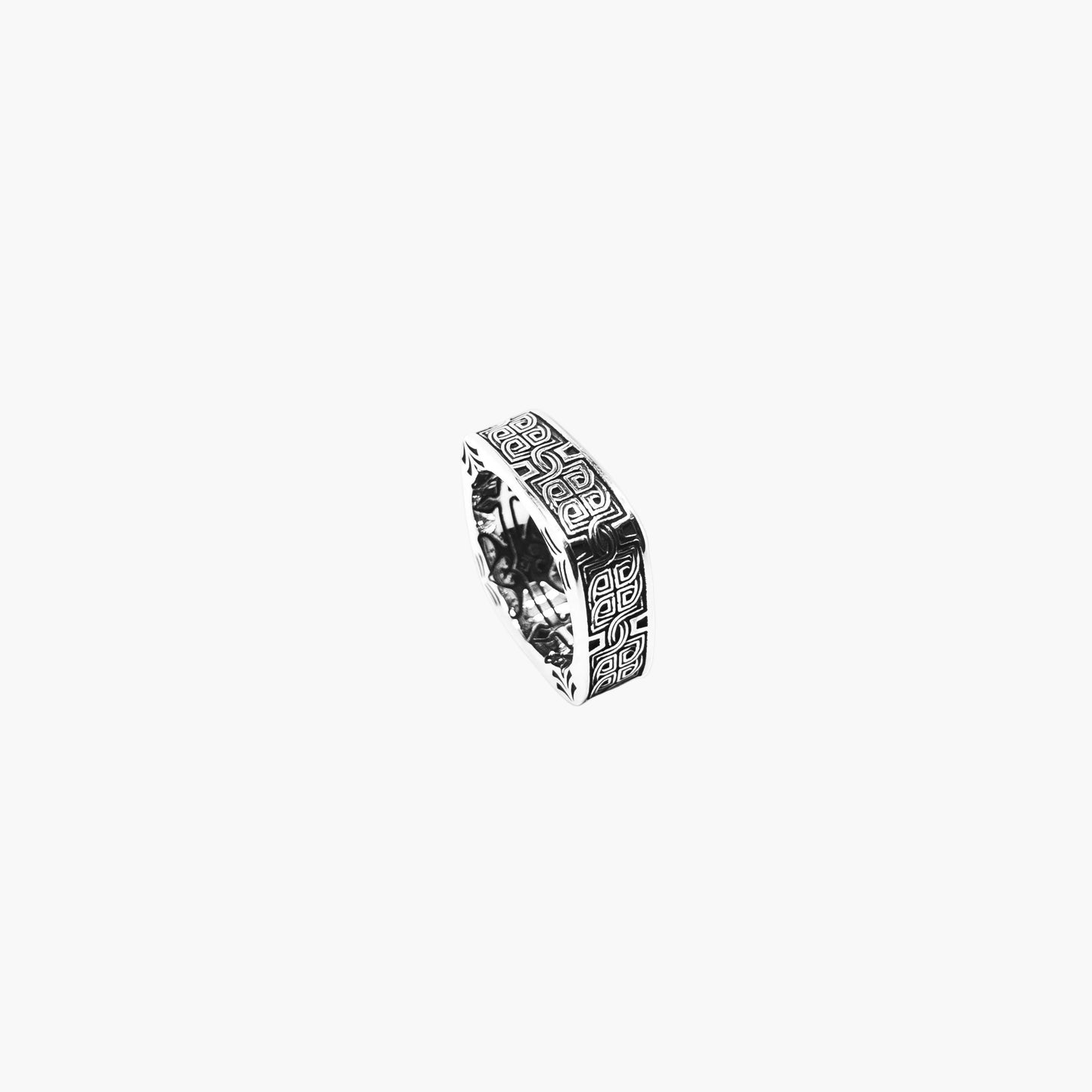 right angle view of Highlander ring showing full band Celtic knotwork