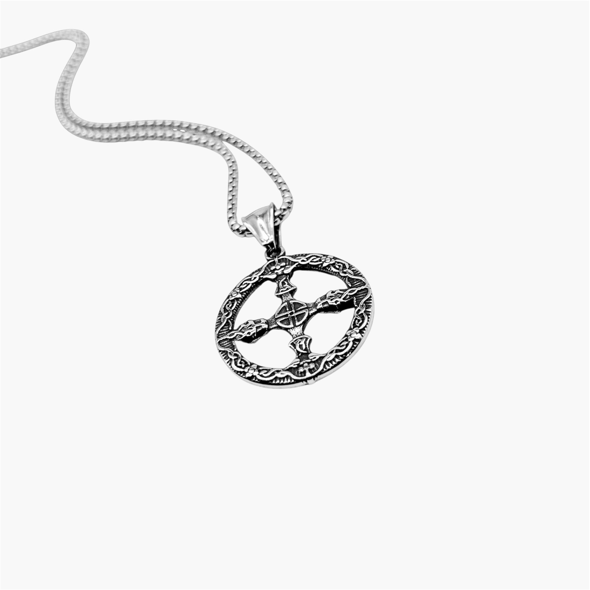 Celtic shield knot and knotwork detail on Nord Circle stainless steel pendant