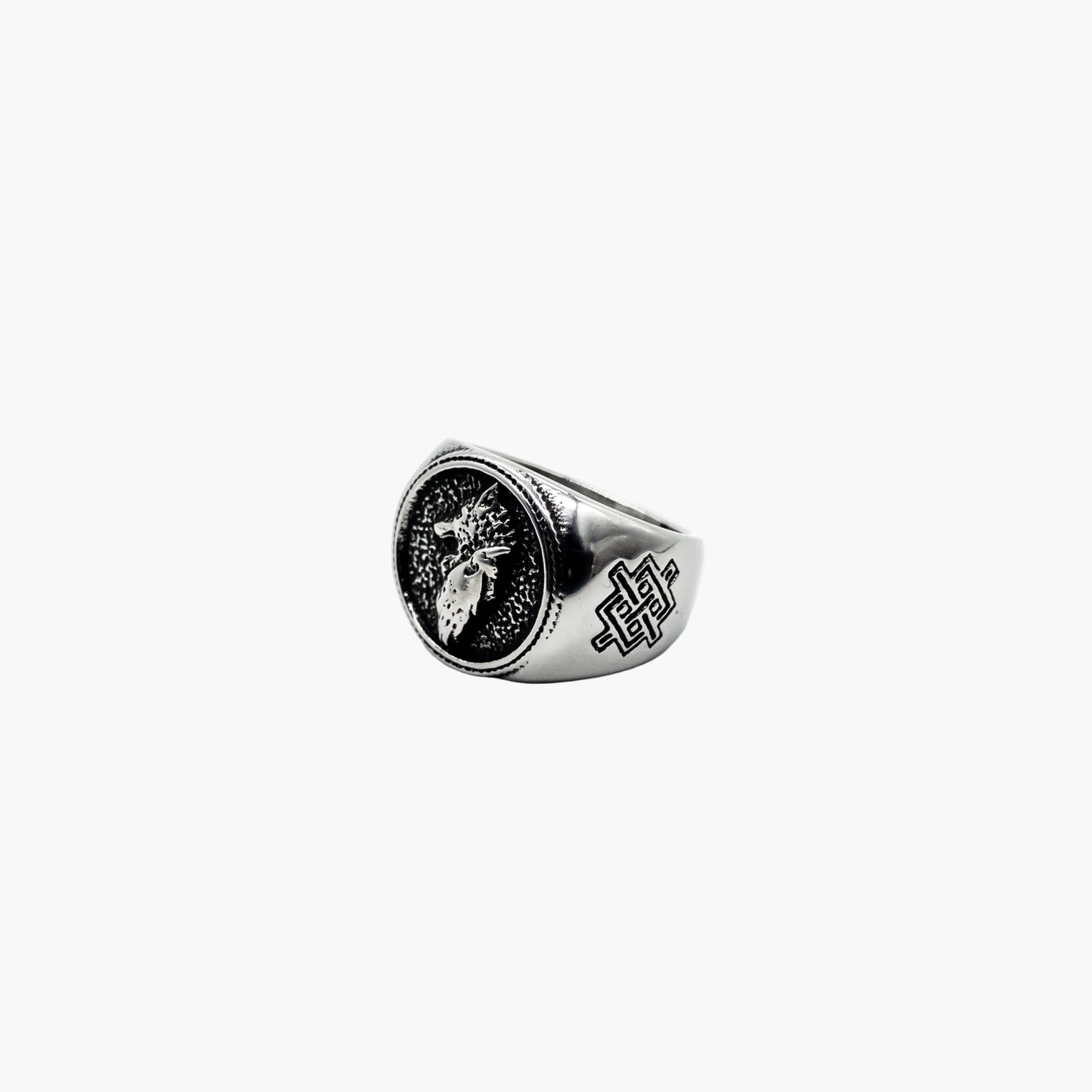 right angle view of Warg Norse ring showing Celtic etchings